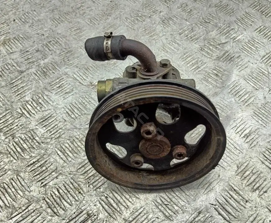 Насос гидроусилителя руля 8D0145156L