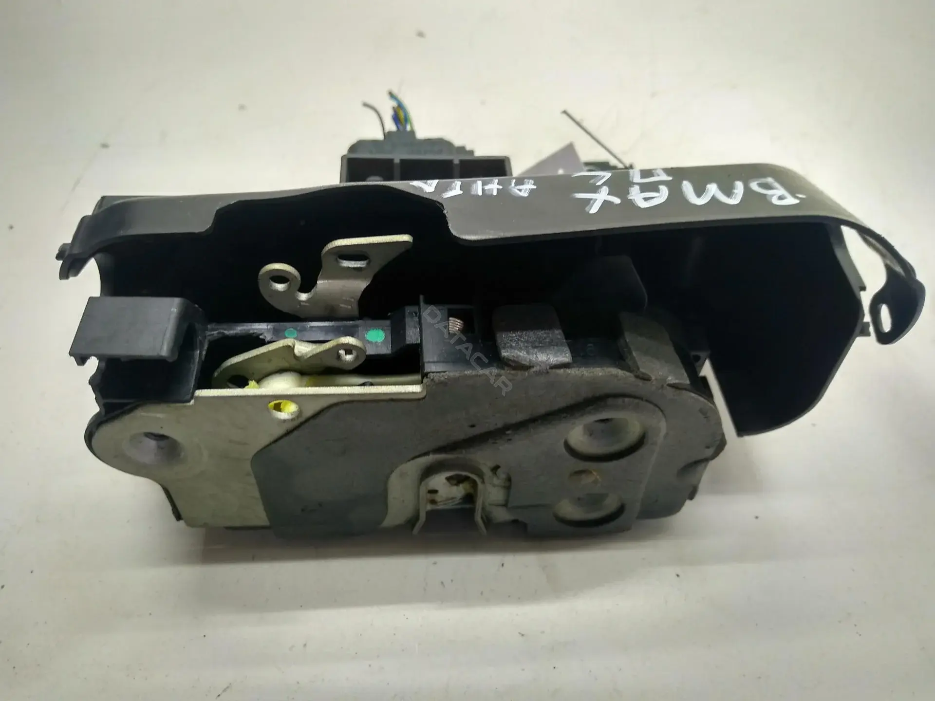 Замок двери AV1AR21813DD