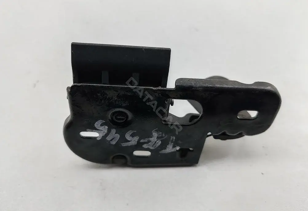 Ответная часть (скоба) замка двери 1T0823480A