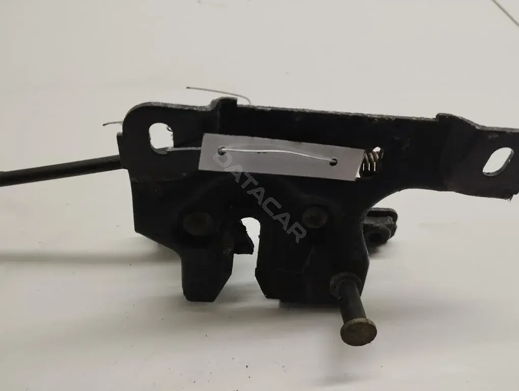 Замок капота 8D0823509C