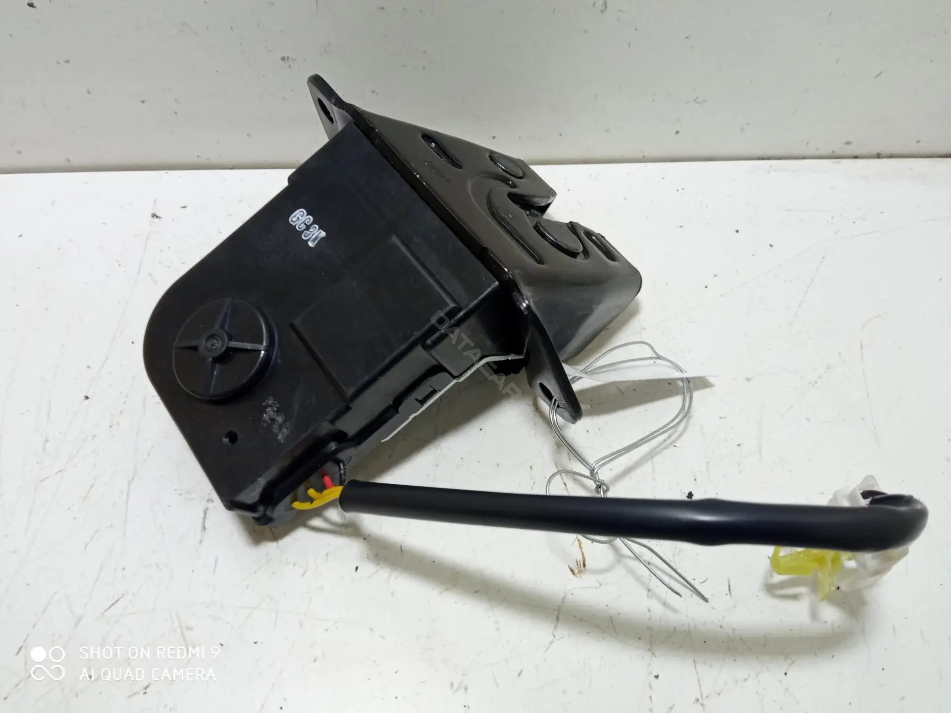 Замок крышки багажника 812301W210