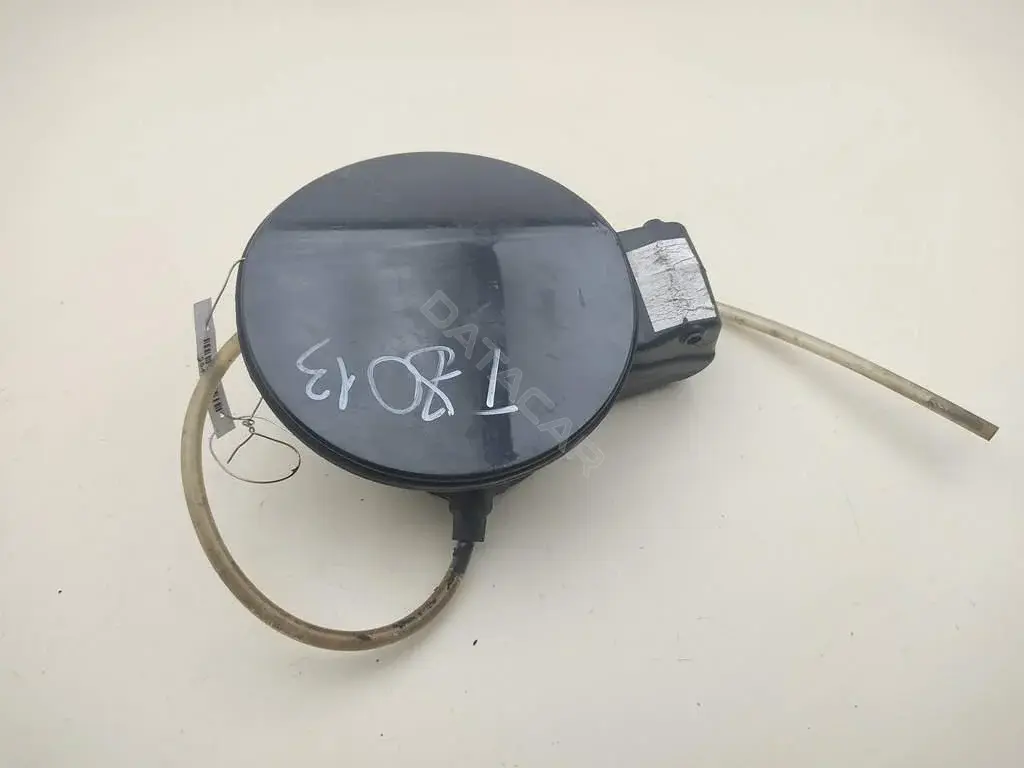 Крышка лючка топливного бака 3C9809857