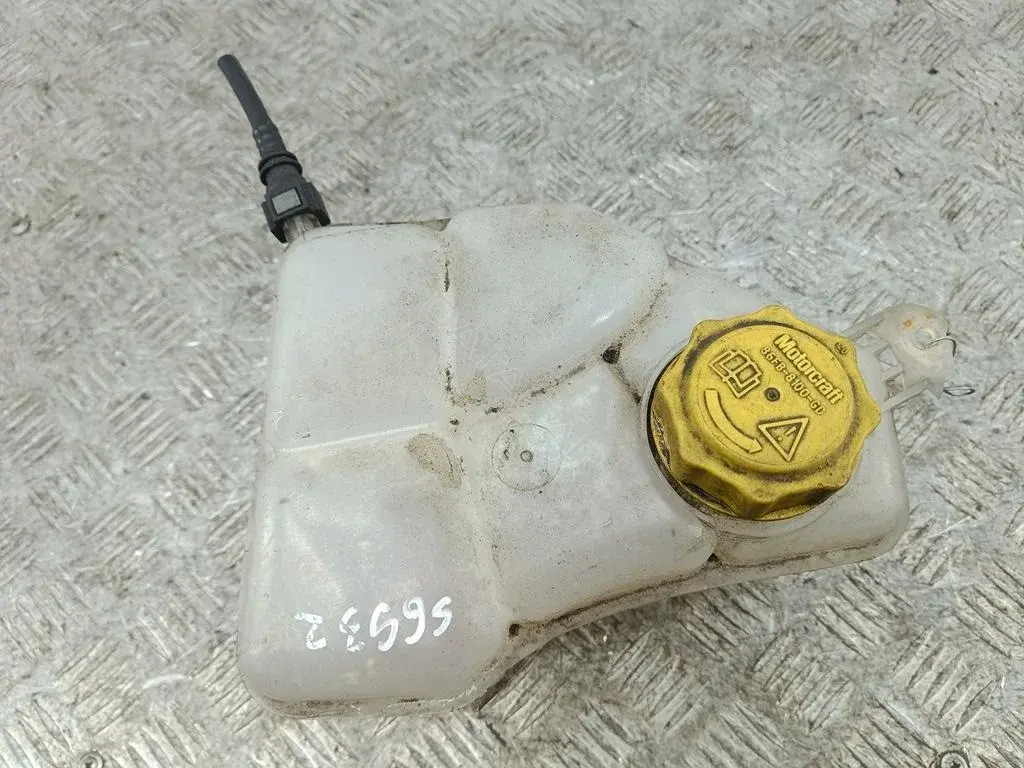 Расширительный бачок 2S6H8K218AF