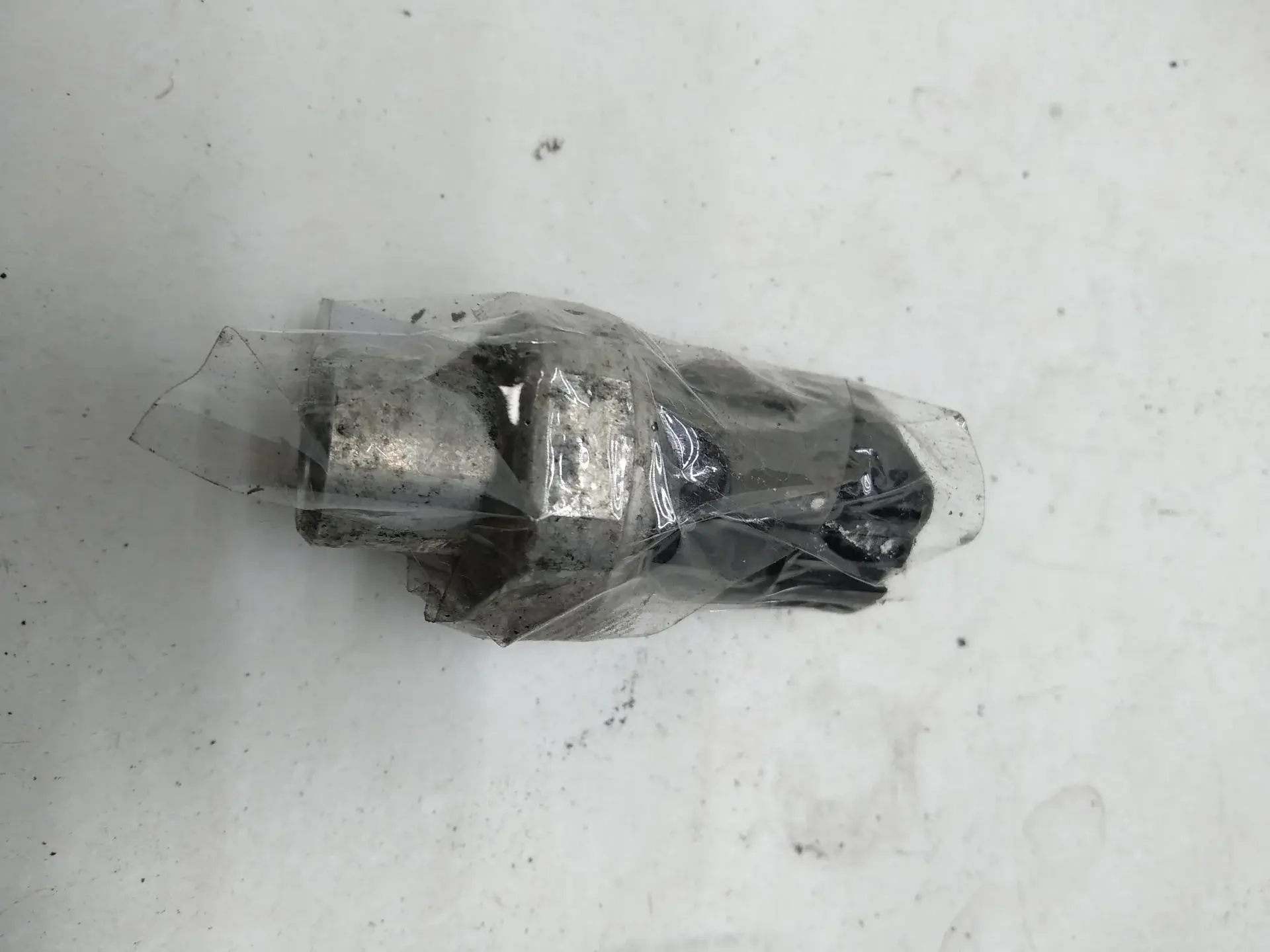 Датчик давления кондиционера 8d0959482b