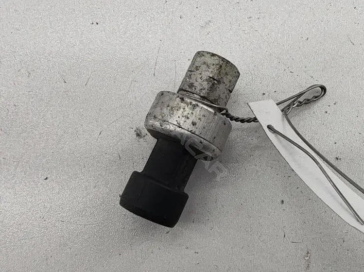 Датчик давления кондиционера 13502759