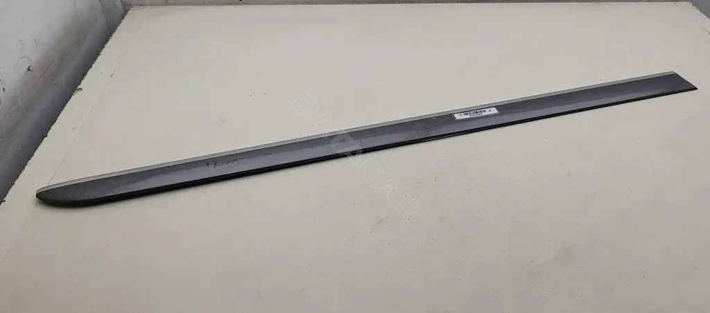 Молдинг двери 1T0853754