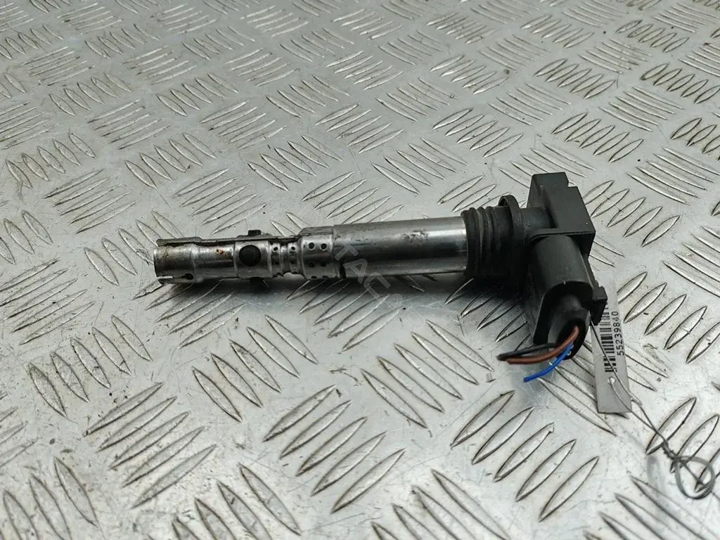 Катушка зажигания 03D905715A