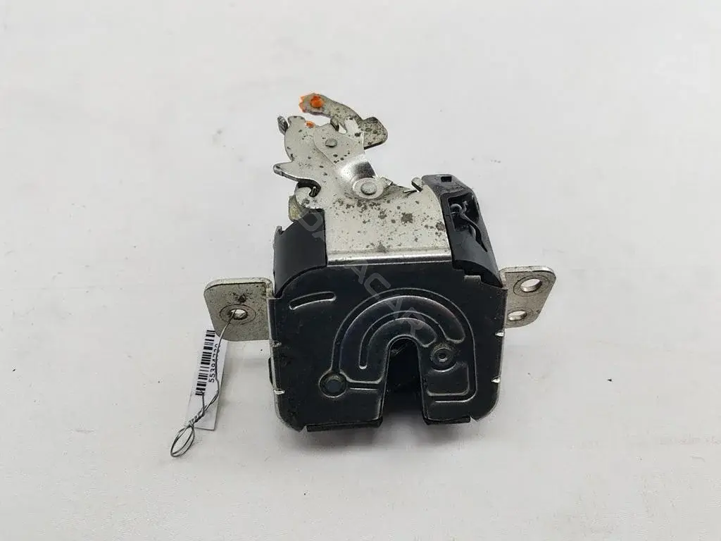 Замок крышки багажника MR959190