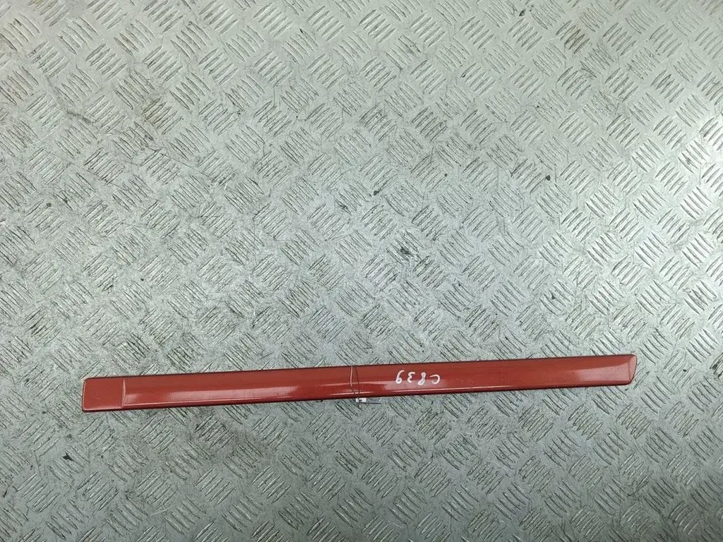 Молдинг двери 3M51R25533BC