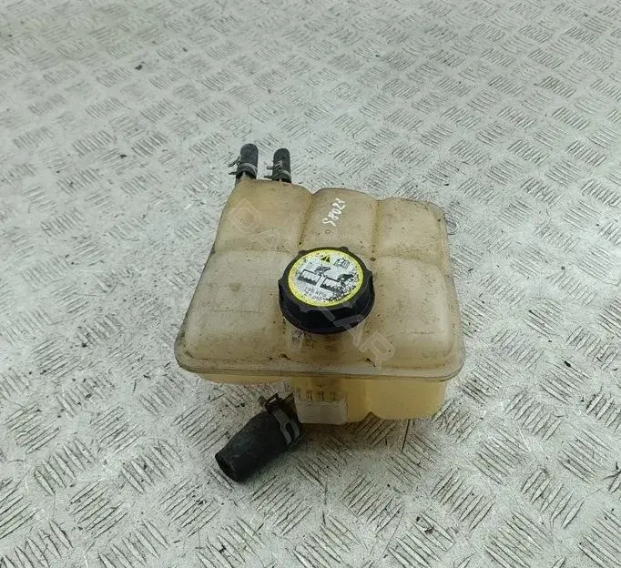 Расширительный бачок 3M5H8K218A