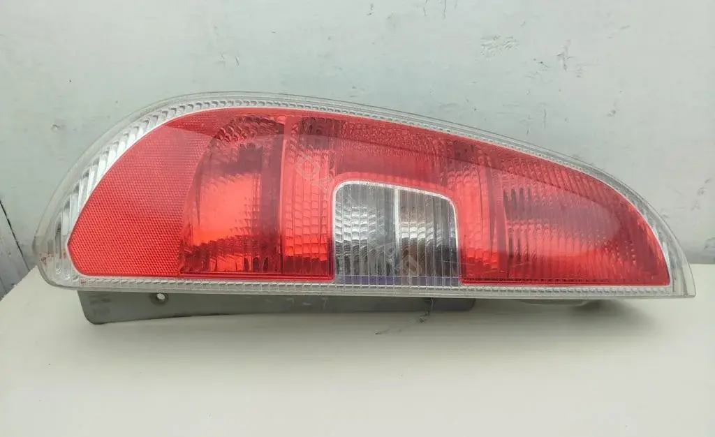 Задние фонари 5J7945095