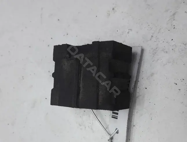 Кронштейн радиатора 8d0260425