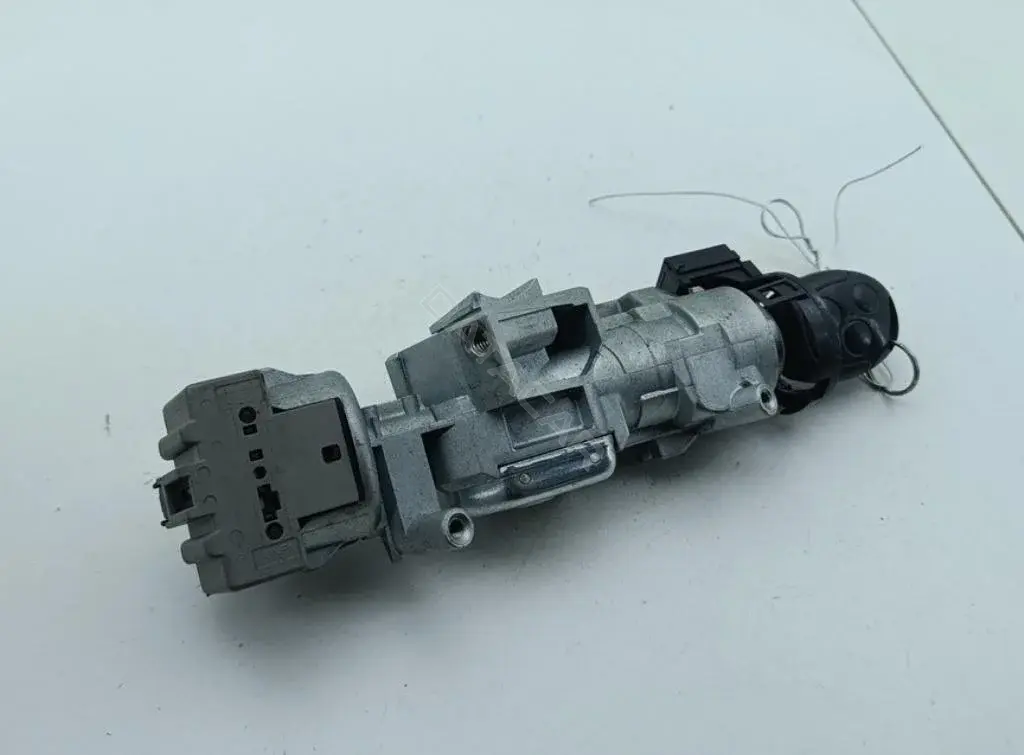 Замок зажигания 3M513F880AD