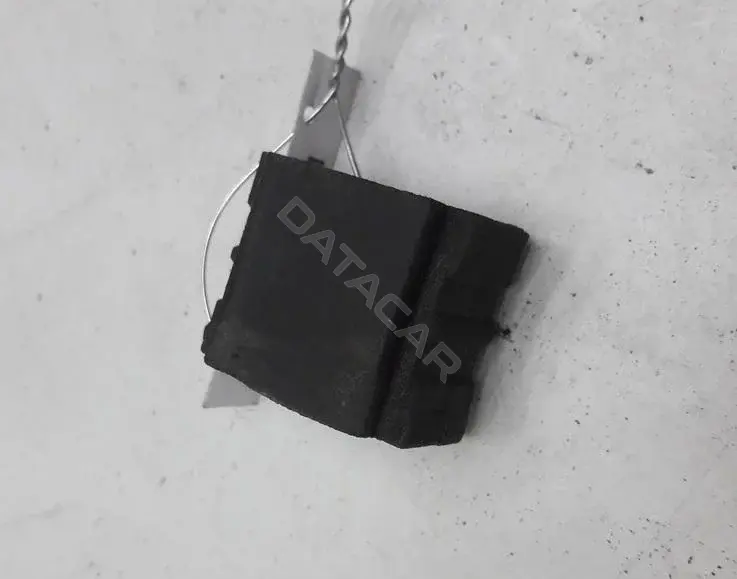 Кронштейн радиатора 8d0260425