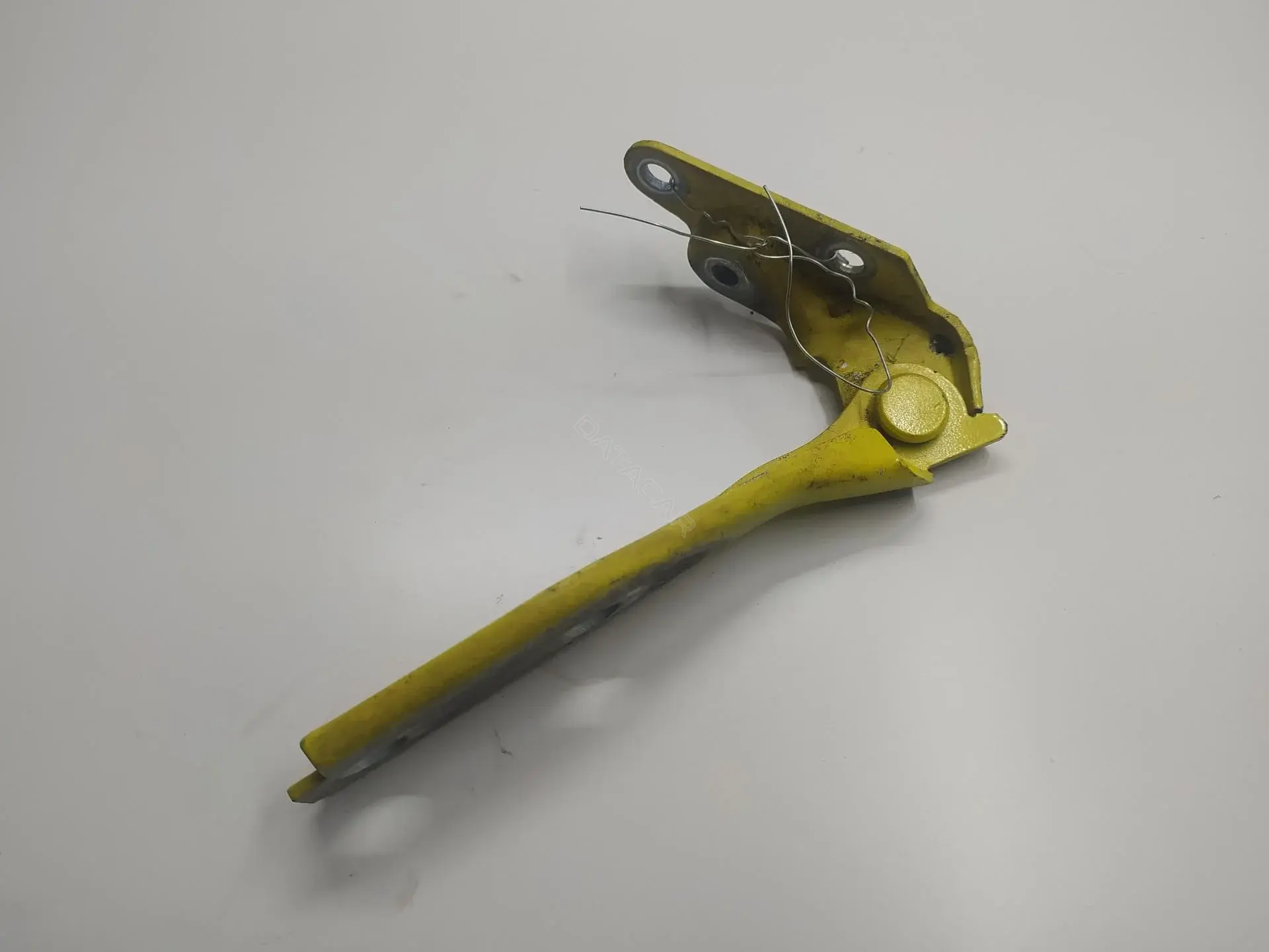 Петля капота 8L0823301B
