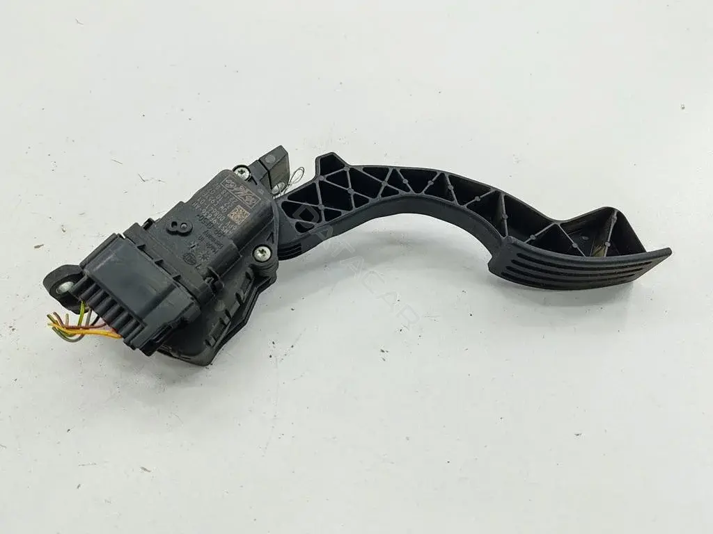 Педаль газа 4M519F836AH