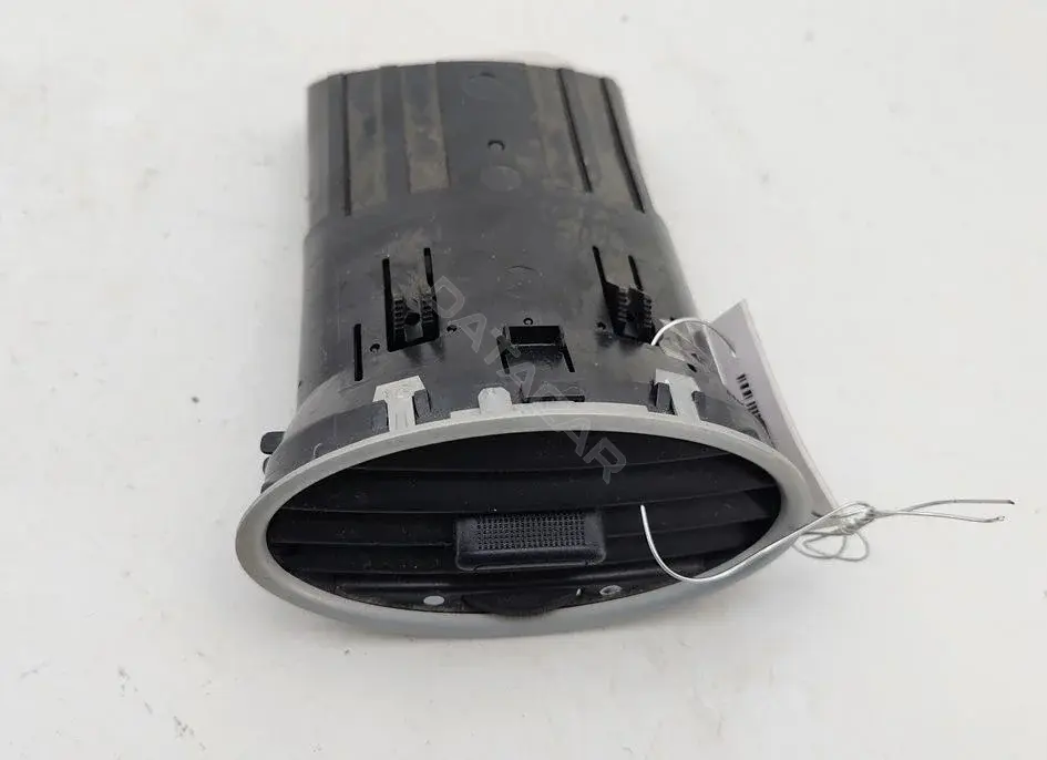 Дефлектор обдува салона 4M51A014L21AD