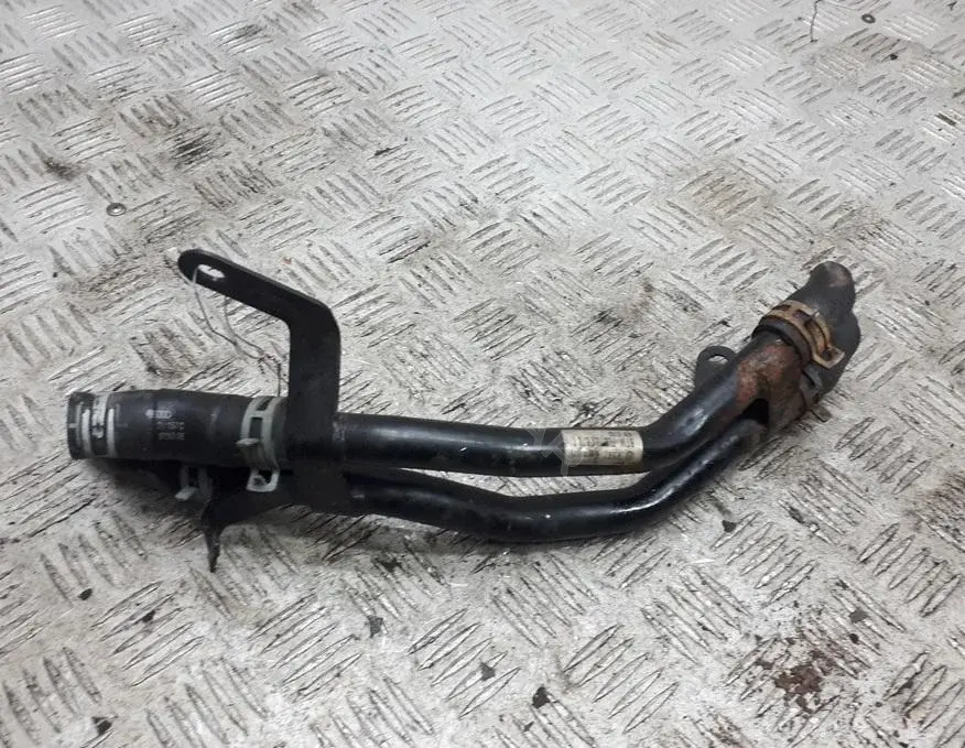 Патрубки системы охлаждения 7l6121070t
