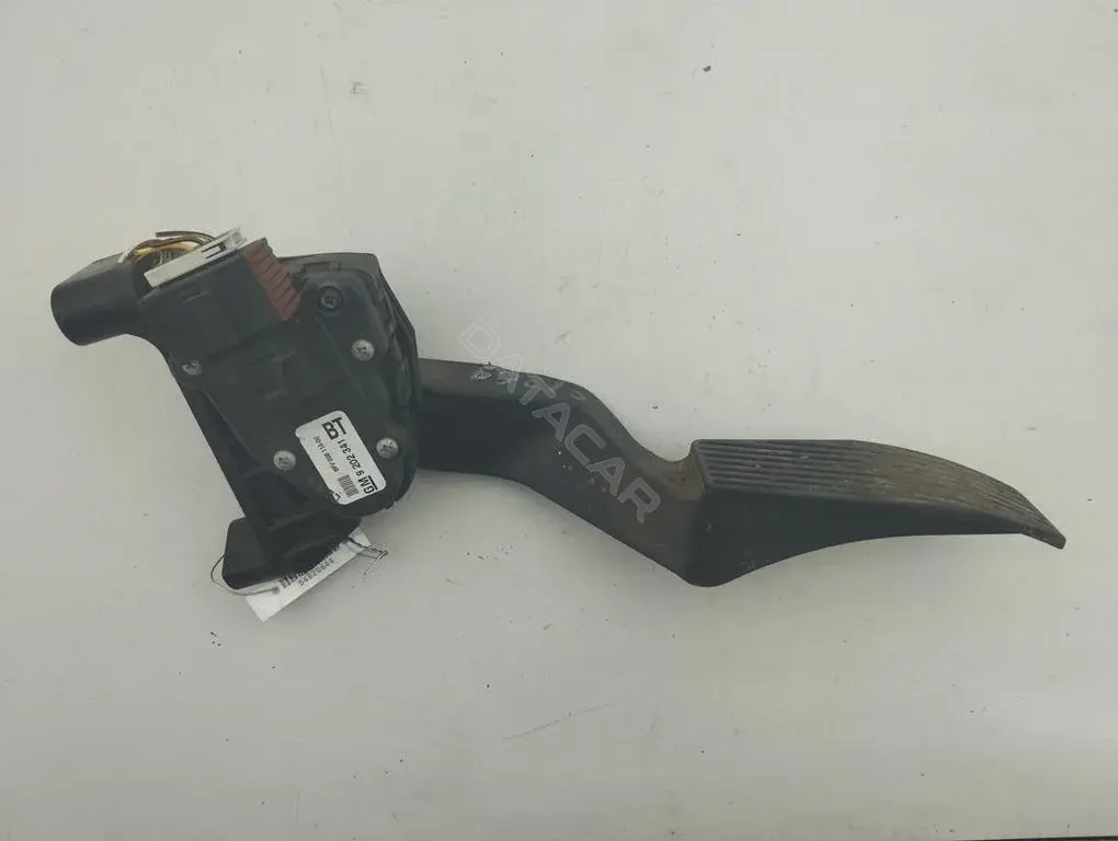 Педаль газа 9202341