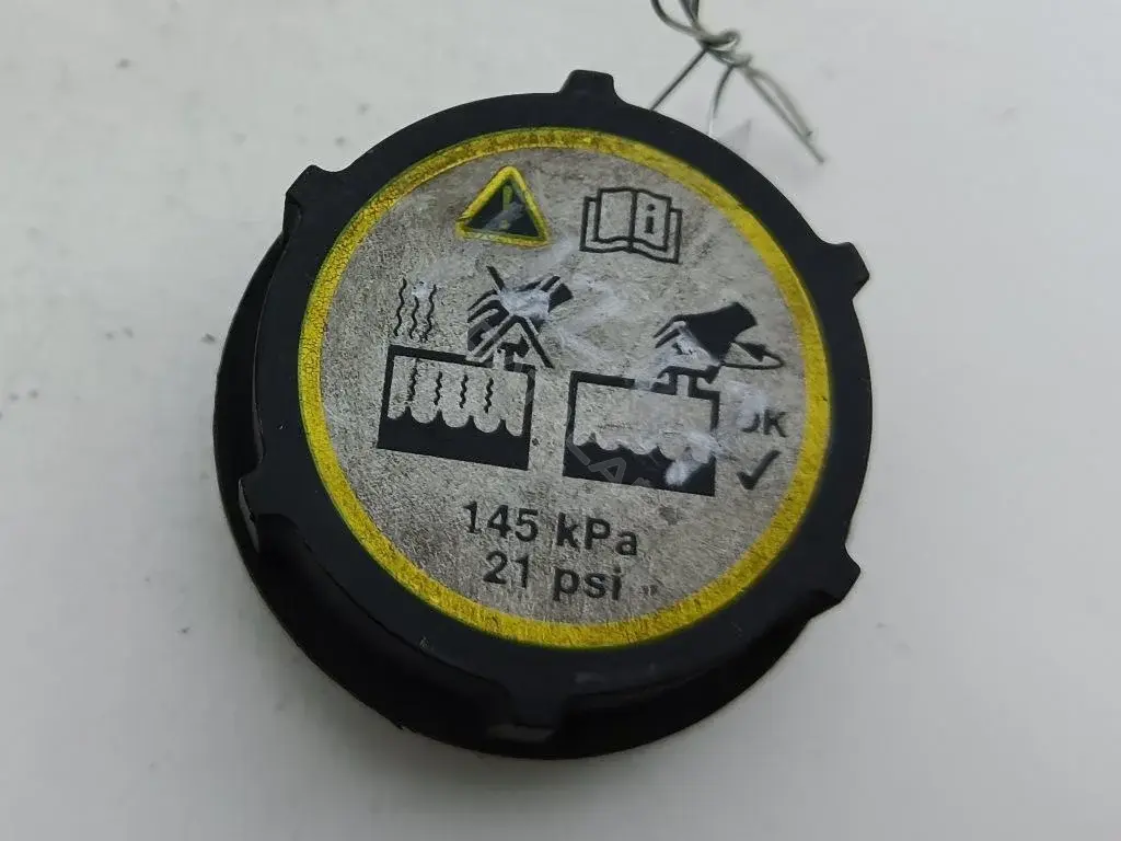 Крышка радиатора / расширительного бачка 3M5H8100AD