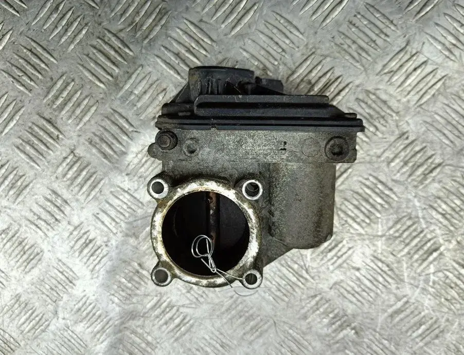 Дроссельная заслонка 4F9U9E928BA