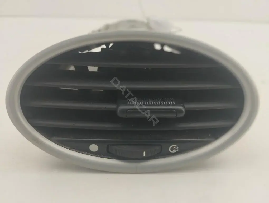 Дефлектор обдува салона 4M51A041L21AD