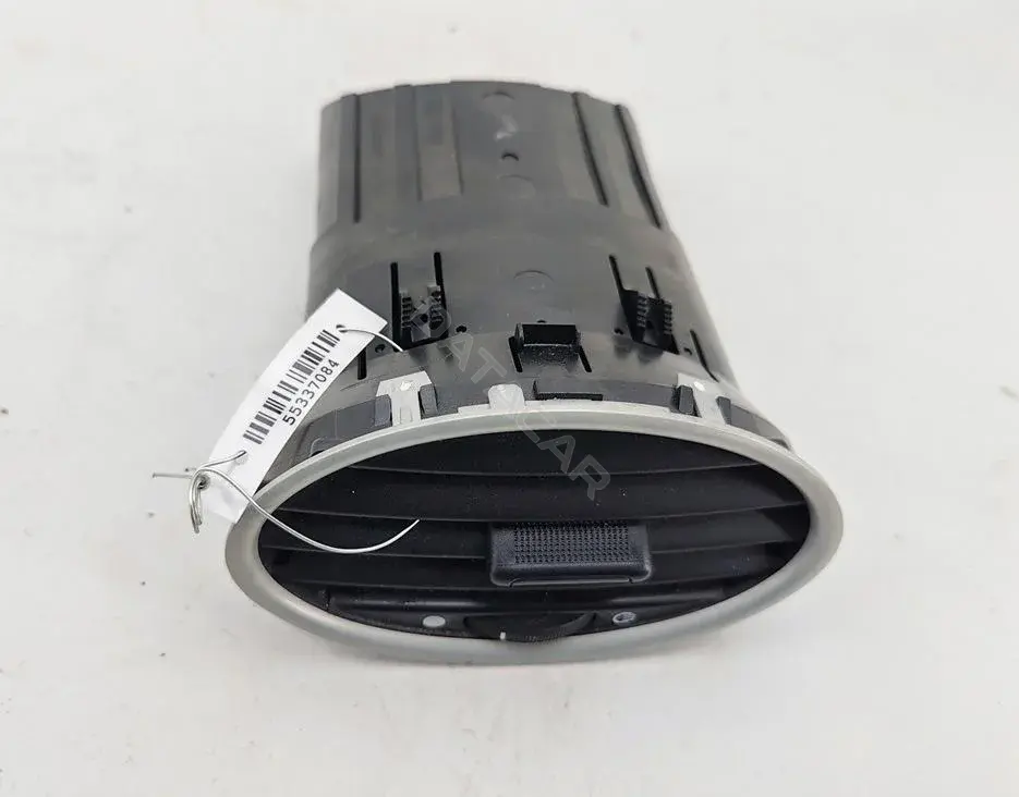 Дефлектор обдува салона 4M51A014L21AD