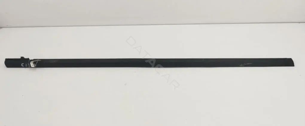 Молдинг стекла 4M51A20562