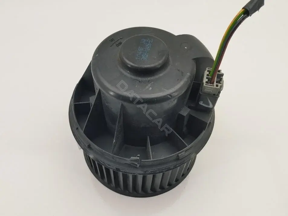 Моторчик печки 3M5H18456EC