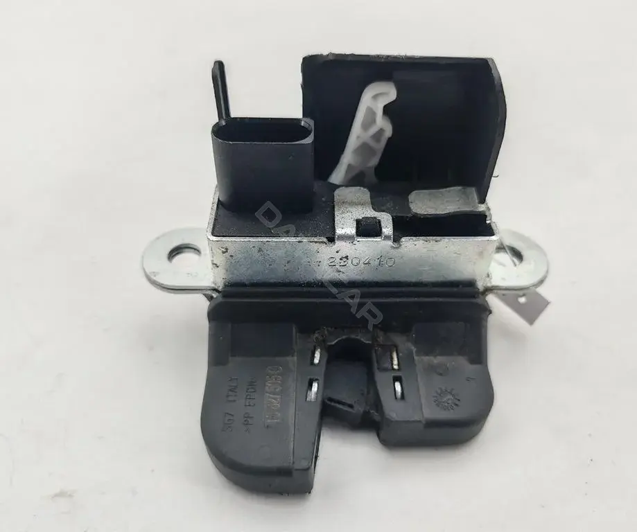 Замок крышки багажника 1T0827505C