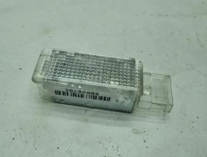 Плафон освещения салона 6l0947565