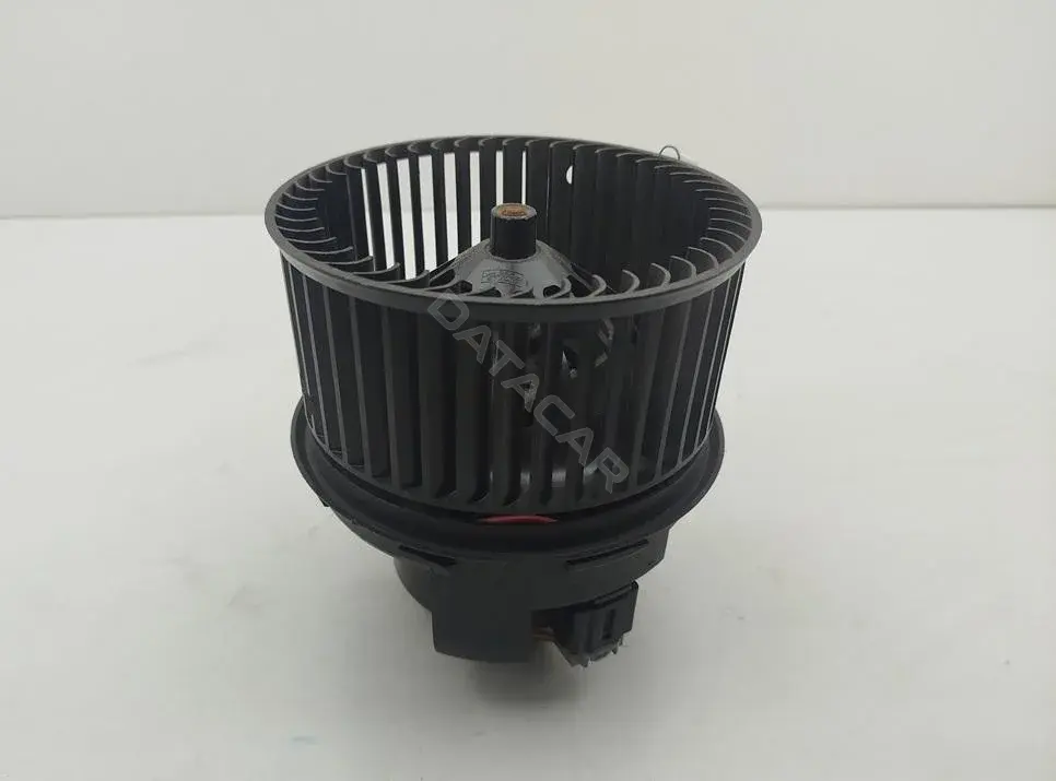 Моторчик печки 3M5H18456EC
