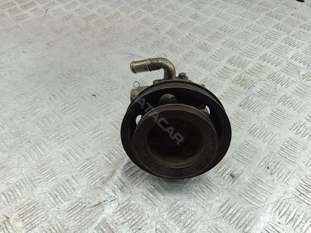 Насос гидроусилителя руля 8D0145156L