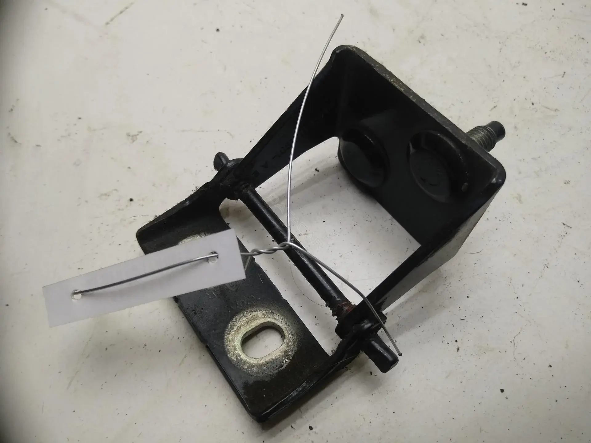 Петля крышки багажника AM51U42901AE