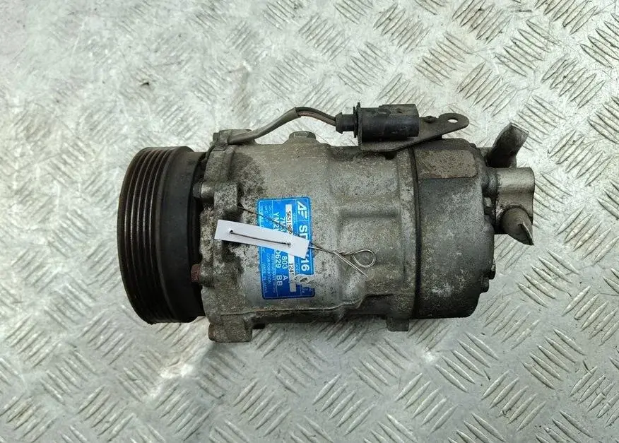 Компрессор кондиционера YM2H19D629BB