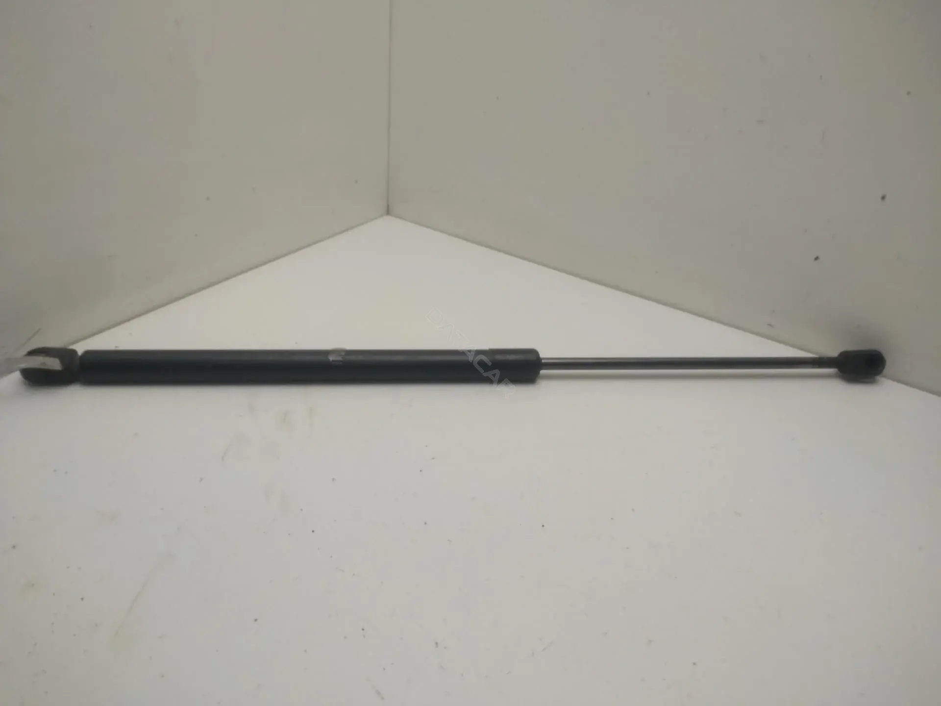 Амортизатор крышки багажника, капота, заднего стекла 53915994