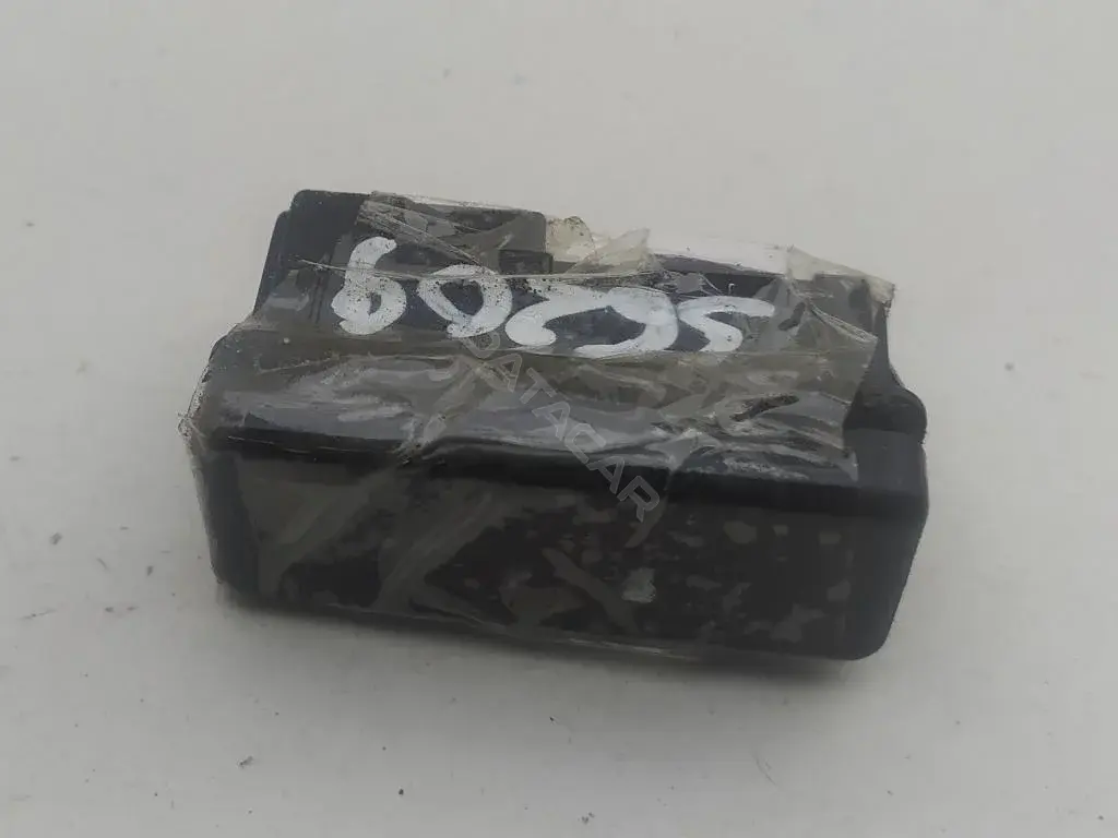 Кнопка аварийки 8350947