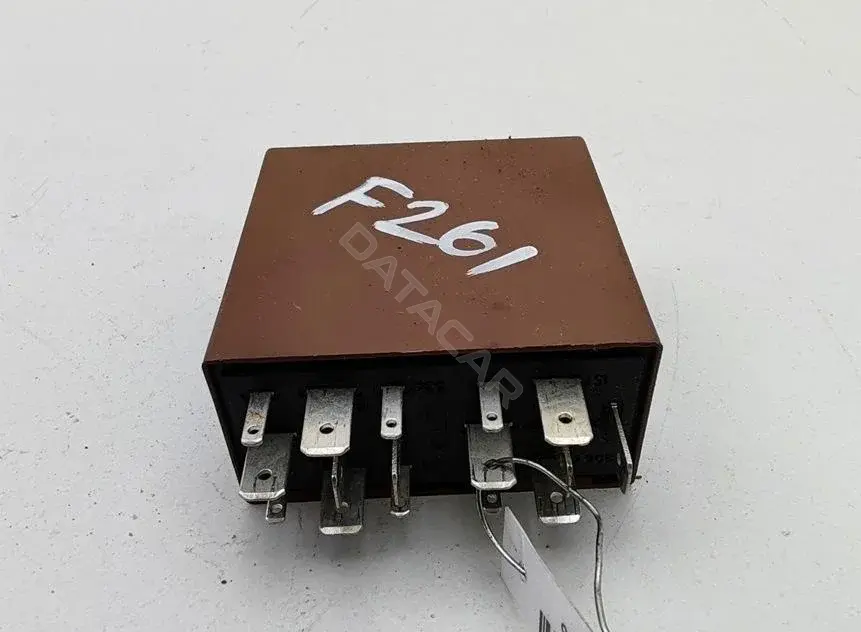 Реле стеклоочистителя 4B0955531E