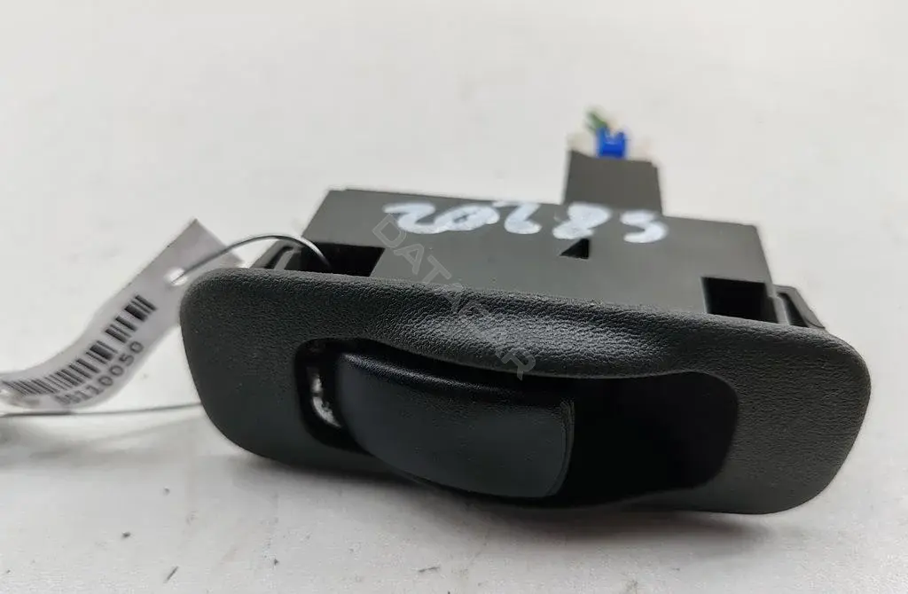 Кнопка стеклоподъемника MR796065