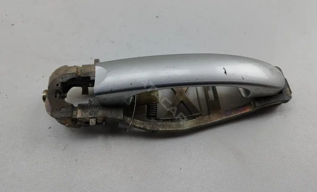 Ручка двери 1T0837886
