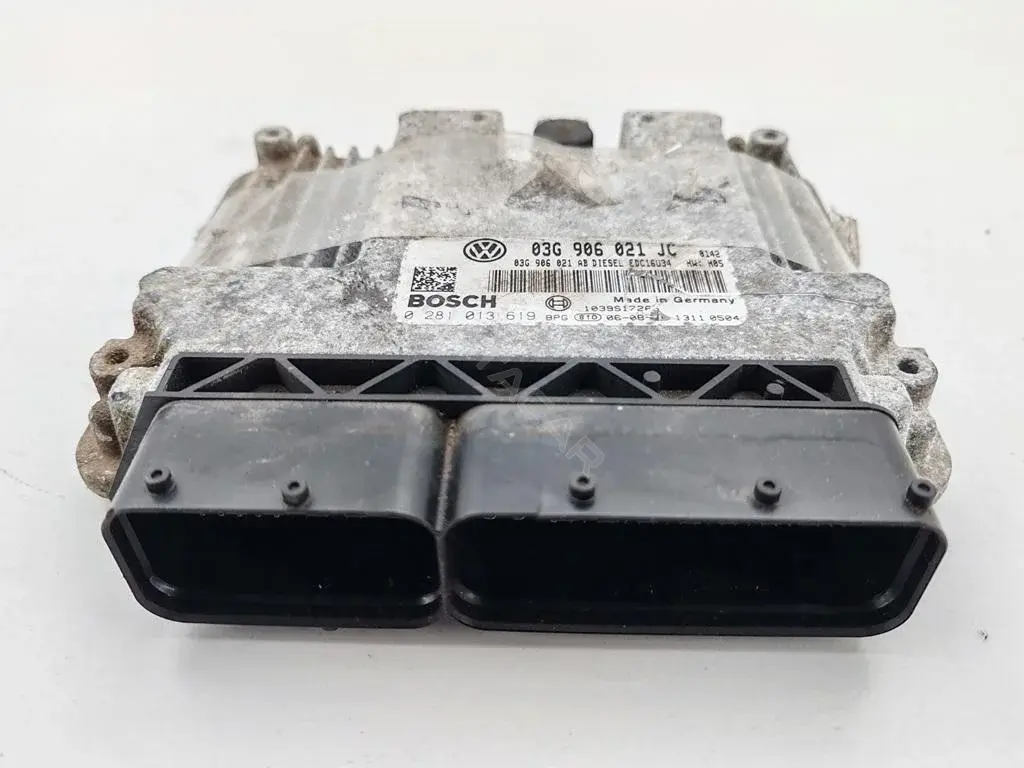 Блок управления двигателем 03G906021JC