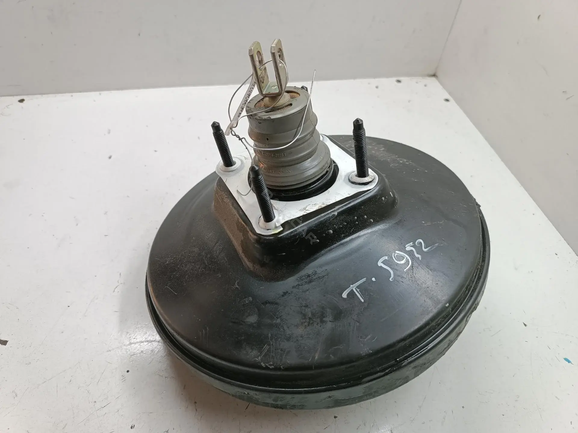 Вакуумный усилитель тормозов 3M512B195AH