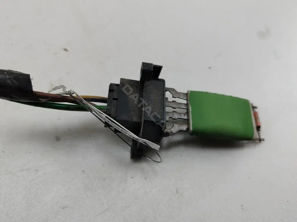Резистор печки 3C1H18B647AA