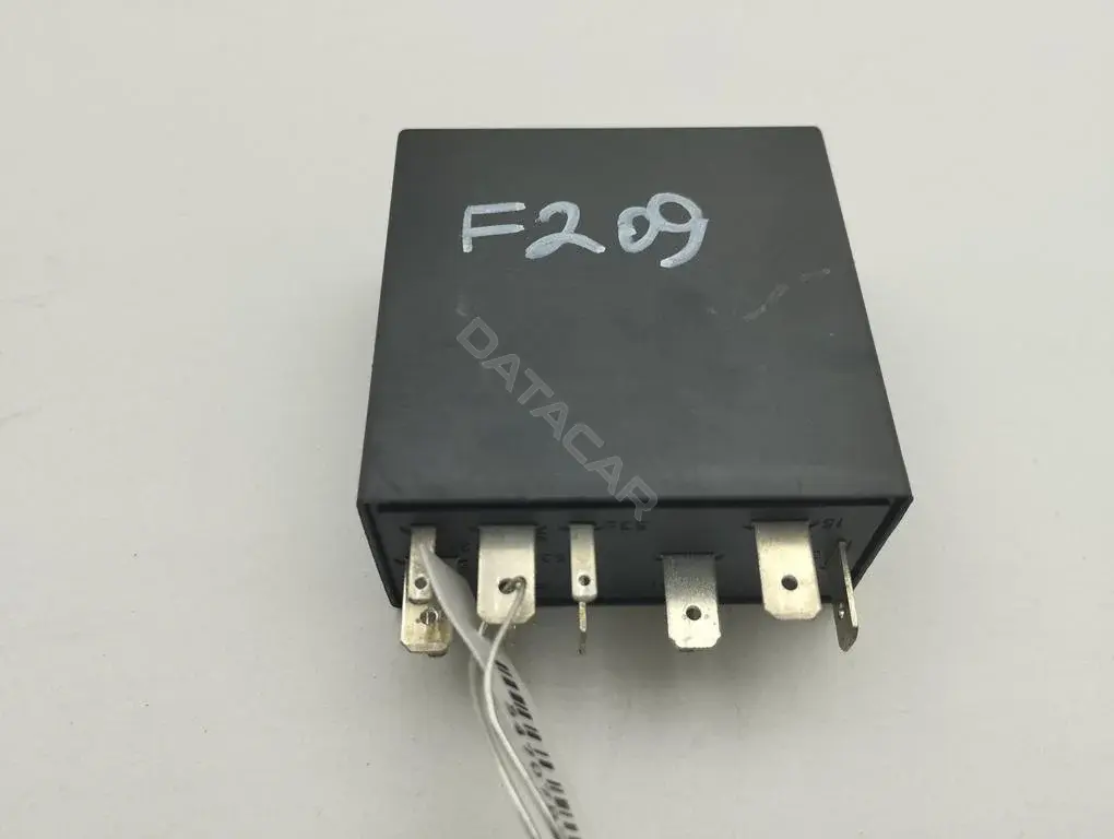 Реле стеклоочистителя 4B0955531A