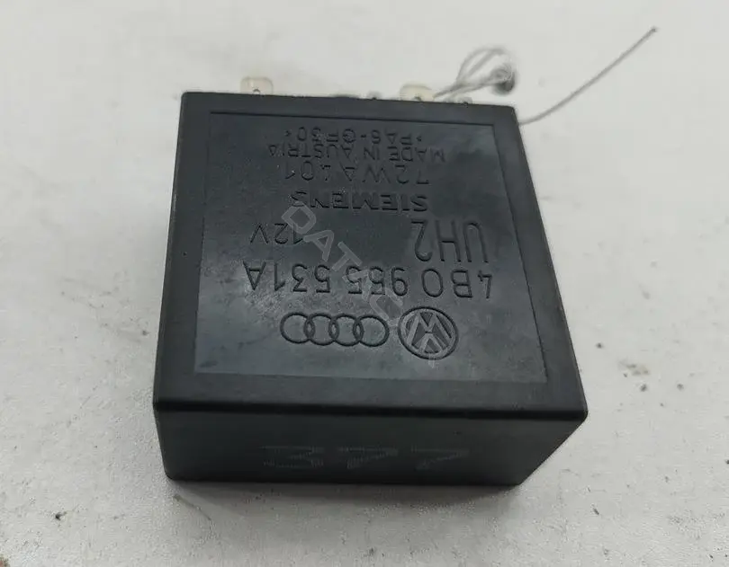 Реле стеклоочистителя 4B0955531A