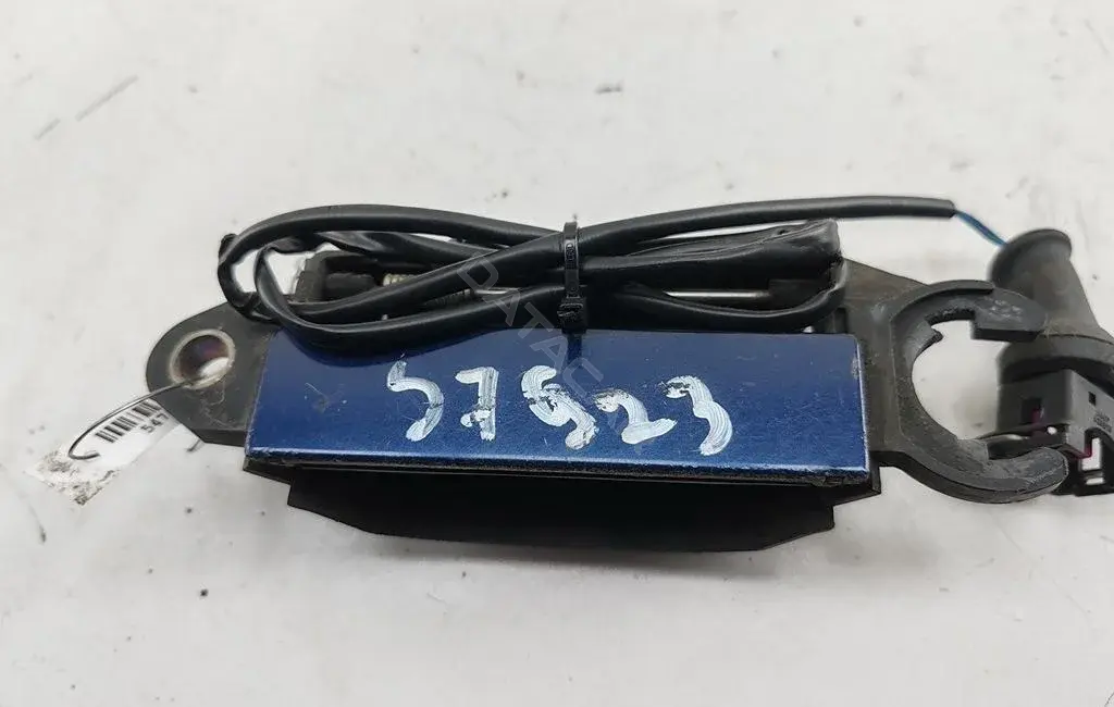 Ручка двери 8D0837207A
