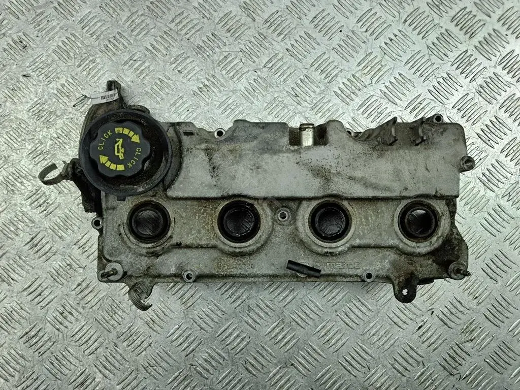Крышка клапанная RF7J10220
