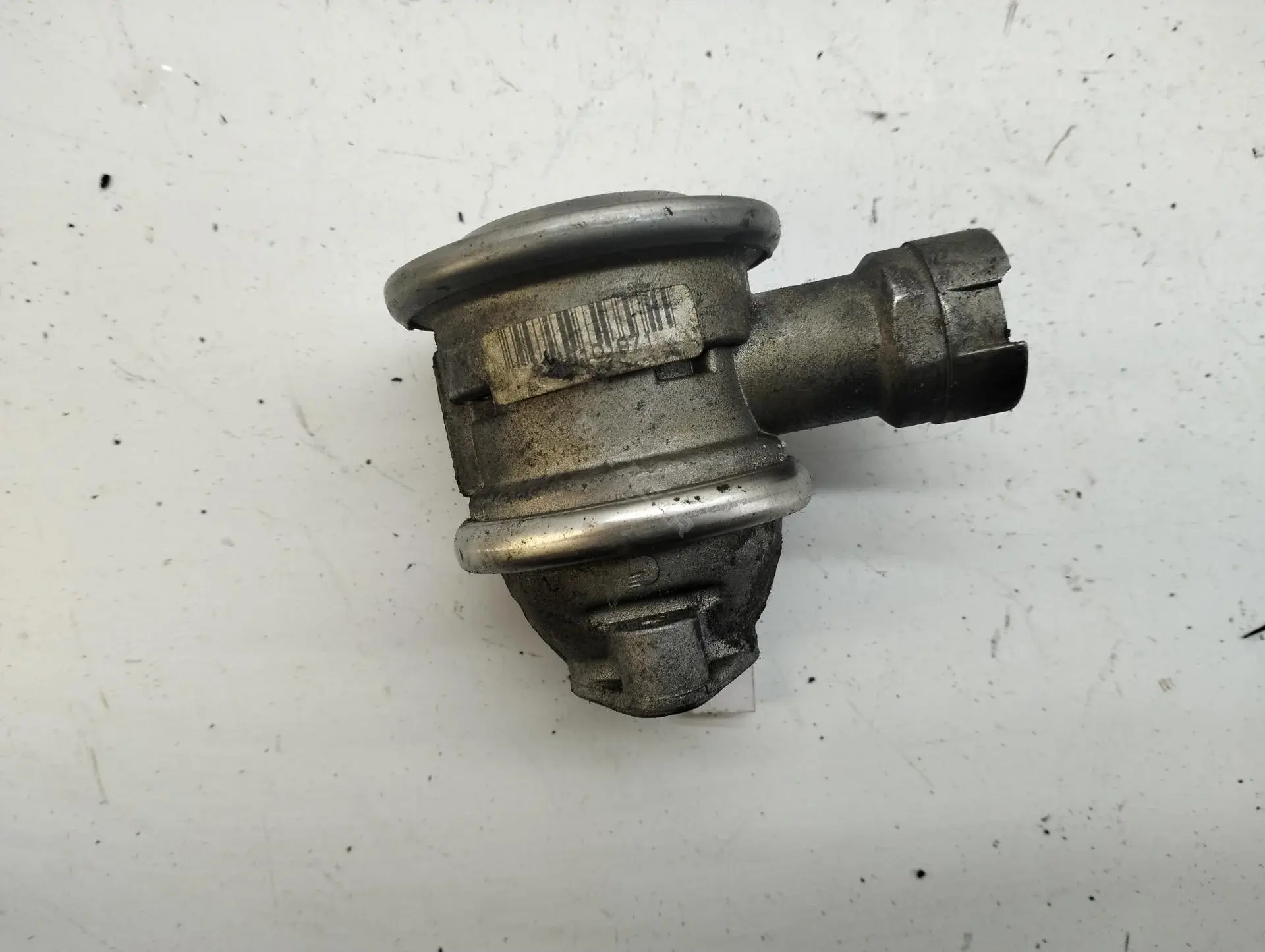 Клапан ЕГР 06B131351A
