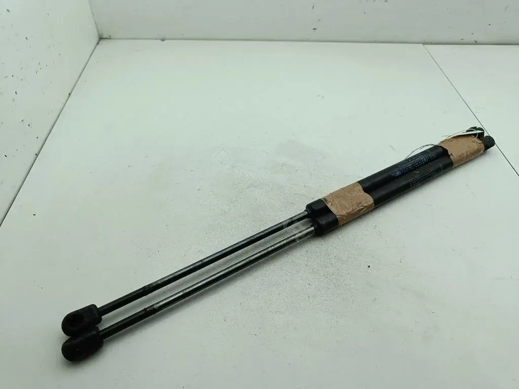 Амортизатор крышки багажника, капота, заднего стекла 8200735264
