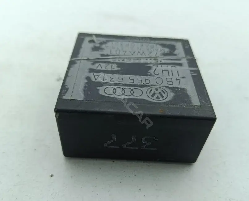 Реле стеклоочистителя 4B0955531A